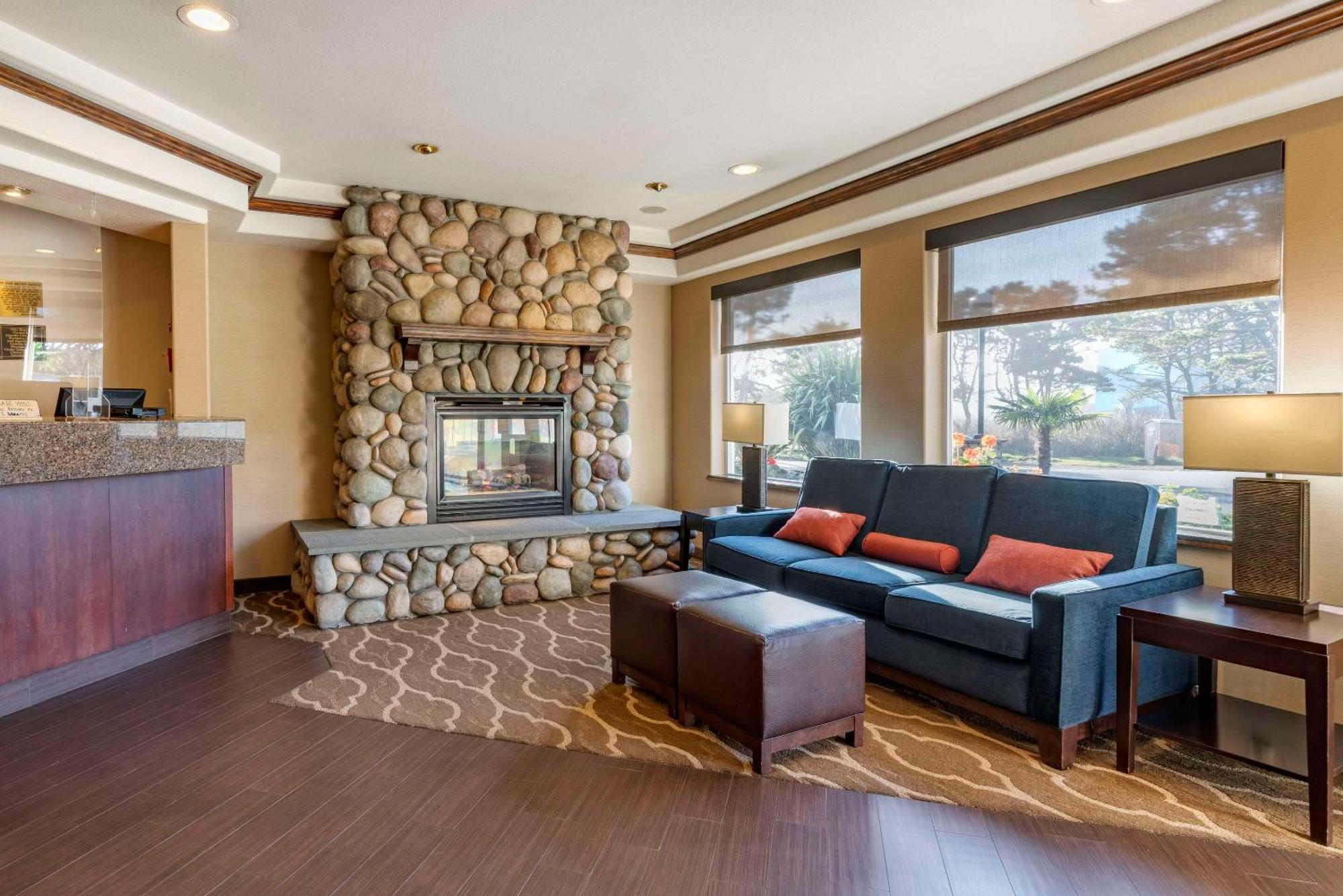 Comfort Inn & Suites Lincoln City Extérieur photo