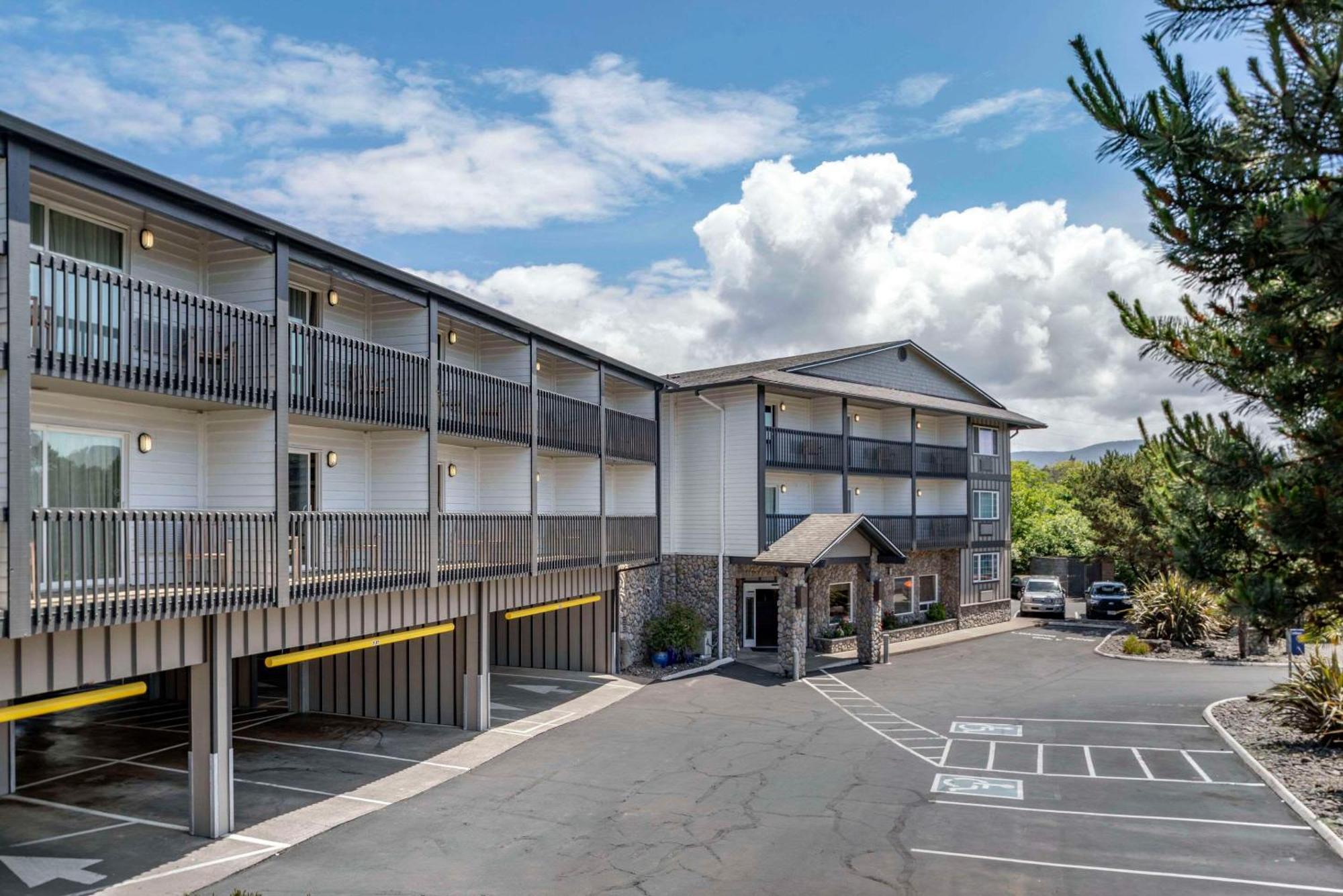 Comfort Inn & Suites Lincoln City Extérieur photo